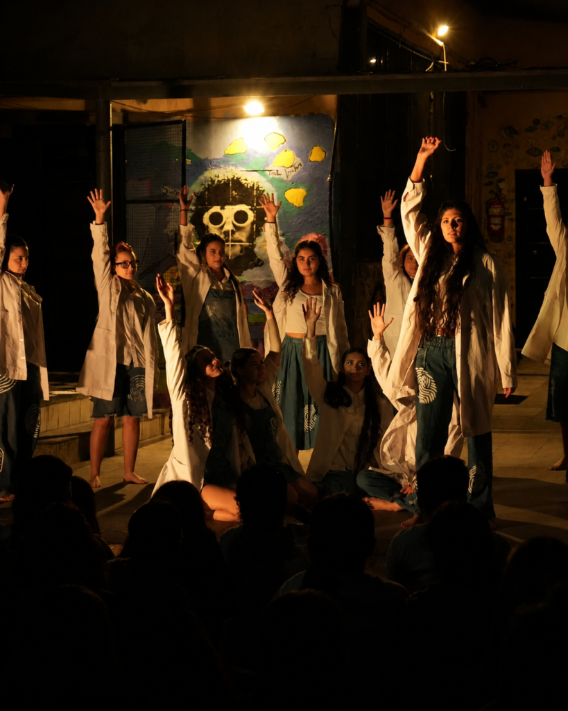 Escena de teatro en el marco del ciclo Popurrí en el teatro El Popular, Balvanera, Buenos Aires.