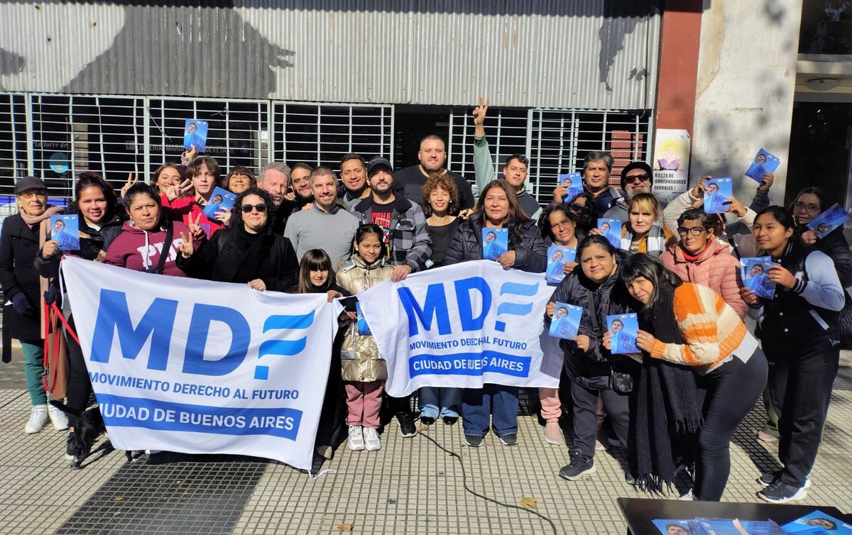 Reunión del Movimiento Derecho al Futuro en las Comunas