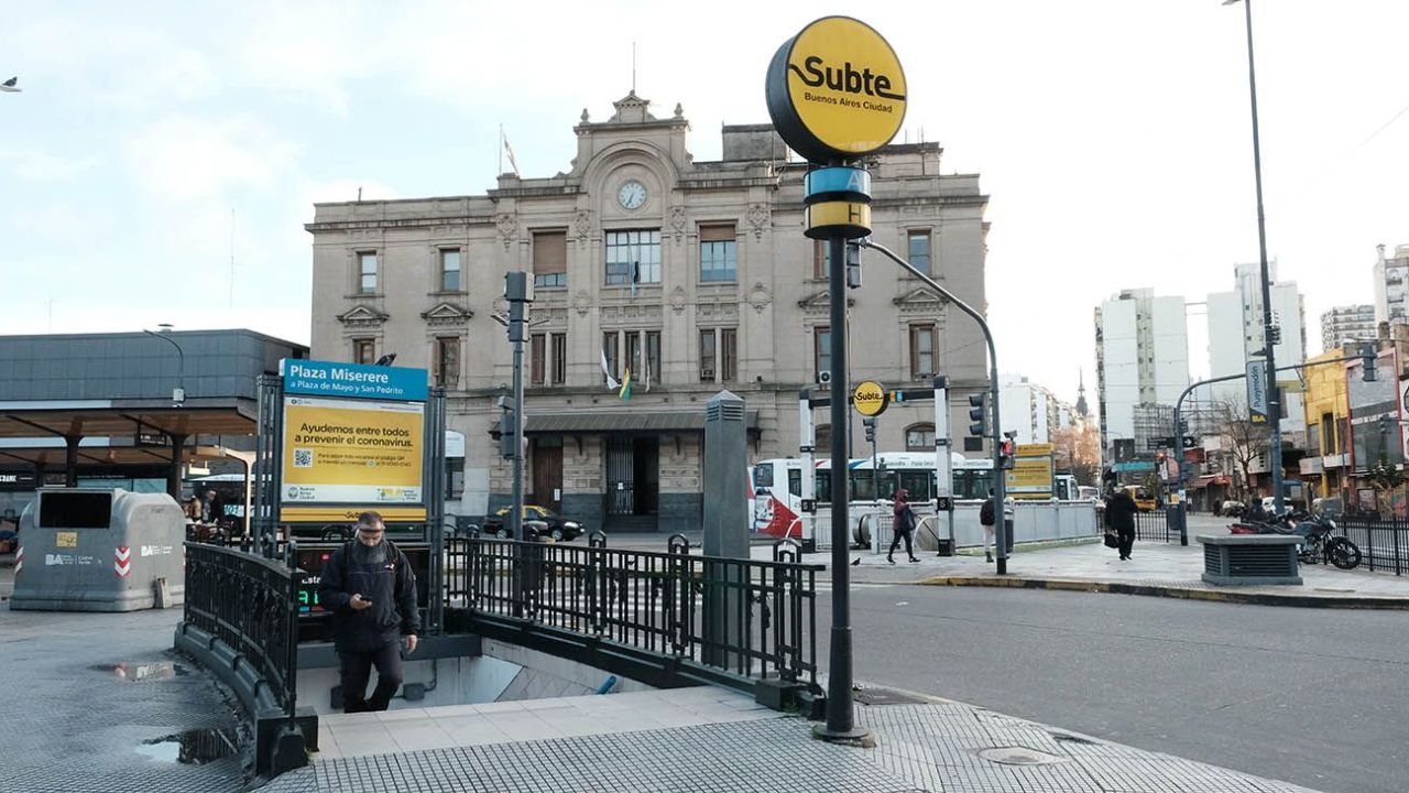 Persiguen vendedor ambulante en Balvanera