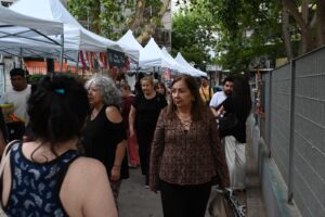 Feria Consejo Consultivo Comuna 3 en la plaza primero de mayo de la Ciudad de Buenos Aires