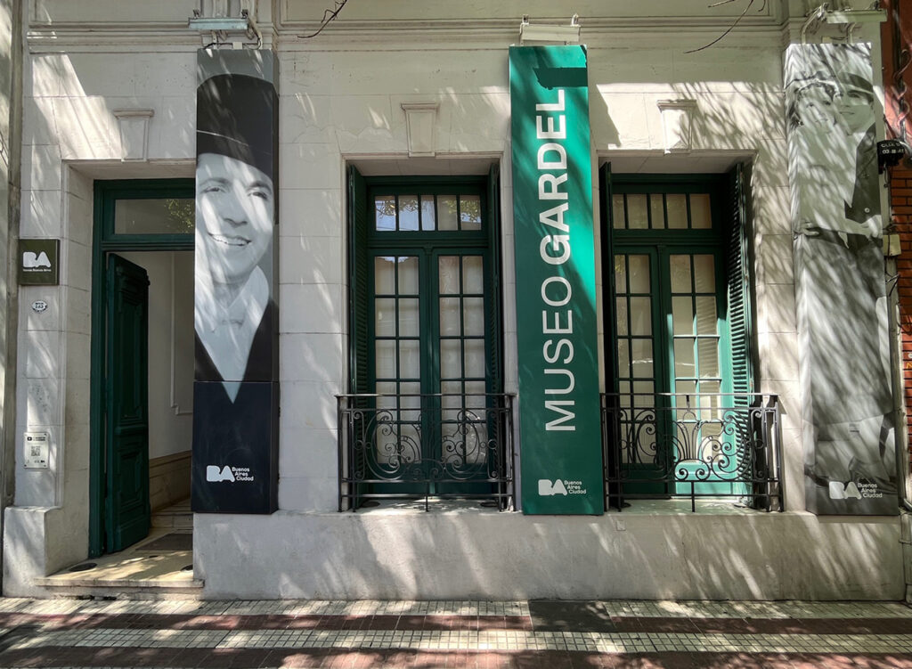 Casa Museo Carlos Gardel en Bares notables